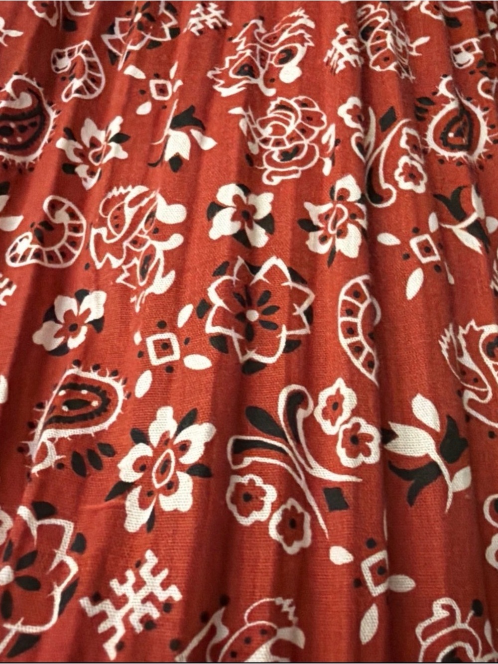 Vintage 90’sred bandanna print Accordion pleated Tiered Button-Front Maxi Skirt - Picture 4 of 7